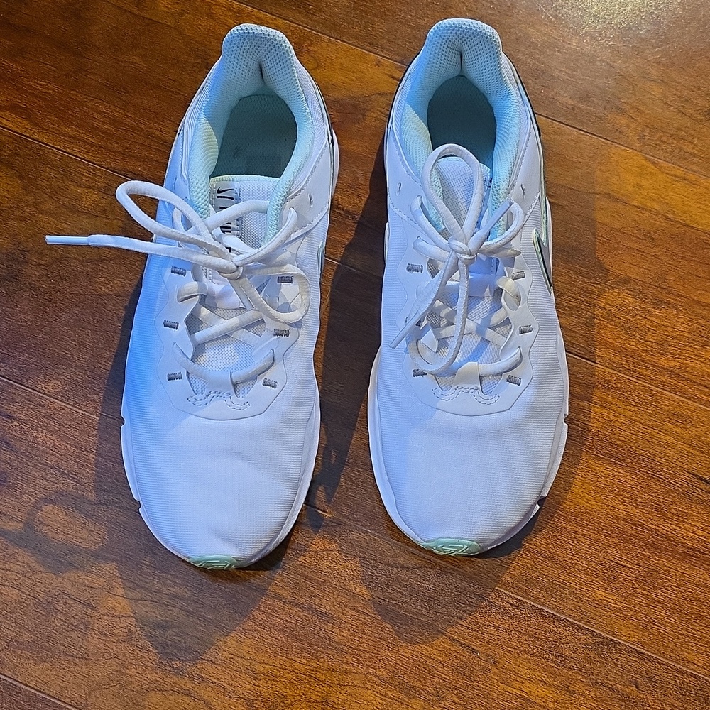 Nike Legend Essential Sneakers Women's 7 - Picture 3 of 11